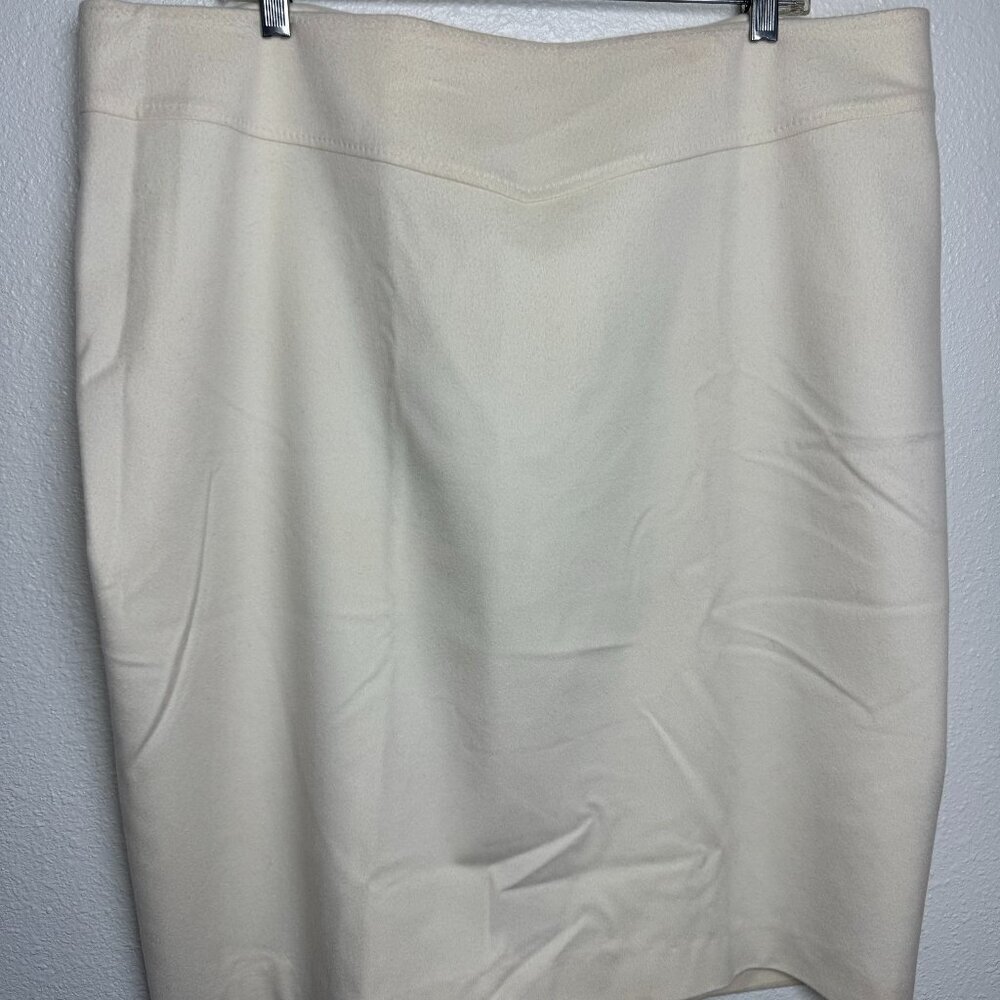Marina Rinaldi  Classic White Wool Skirt Size 27